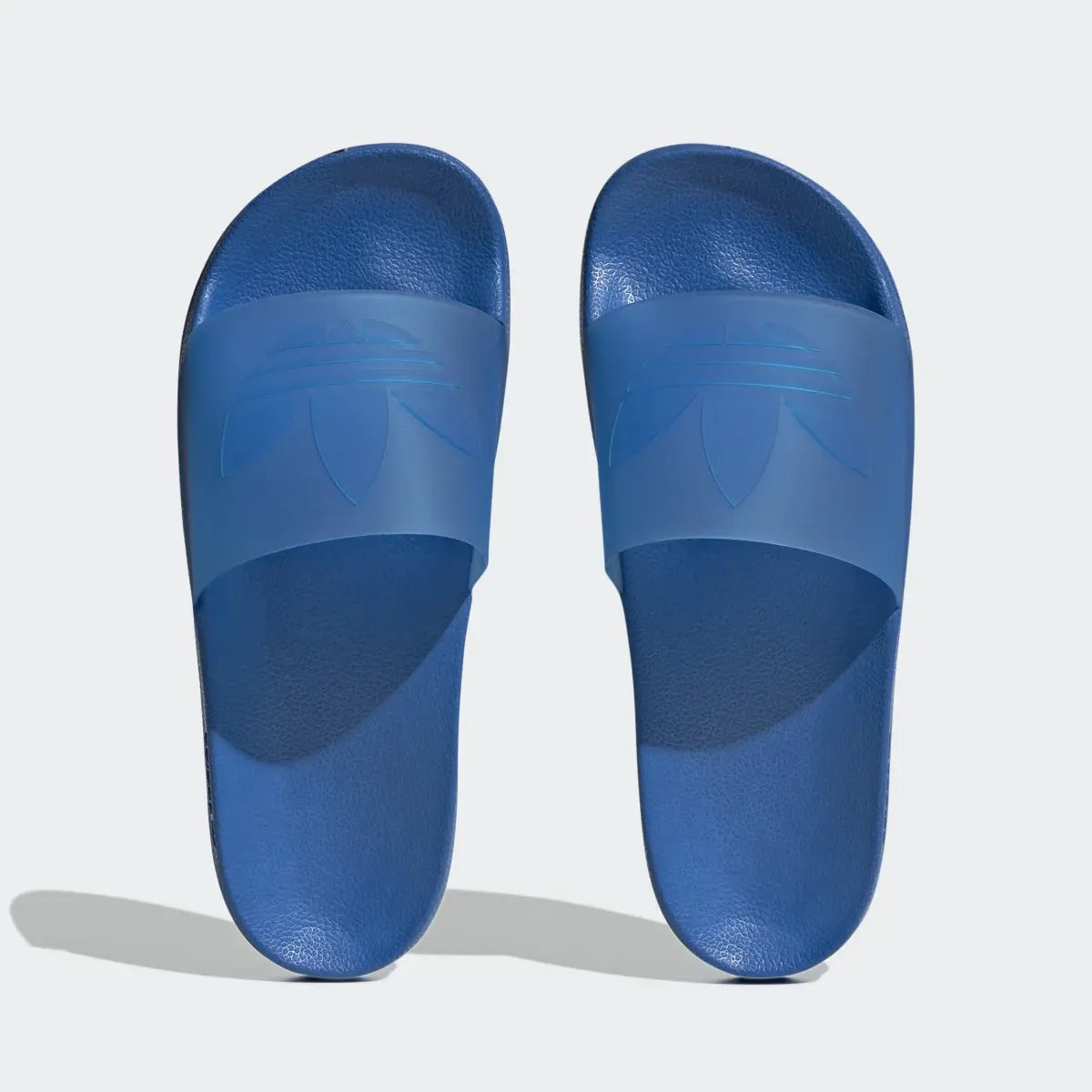 Adidas adilette Slides. 3