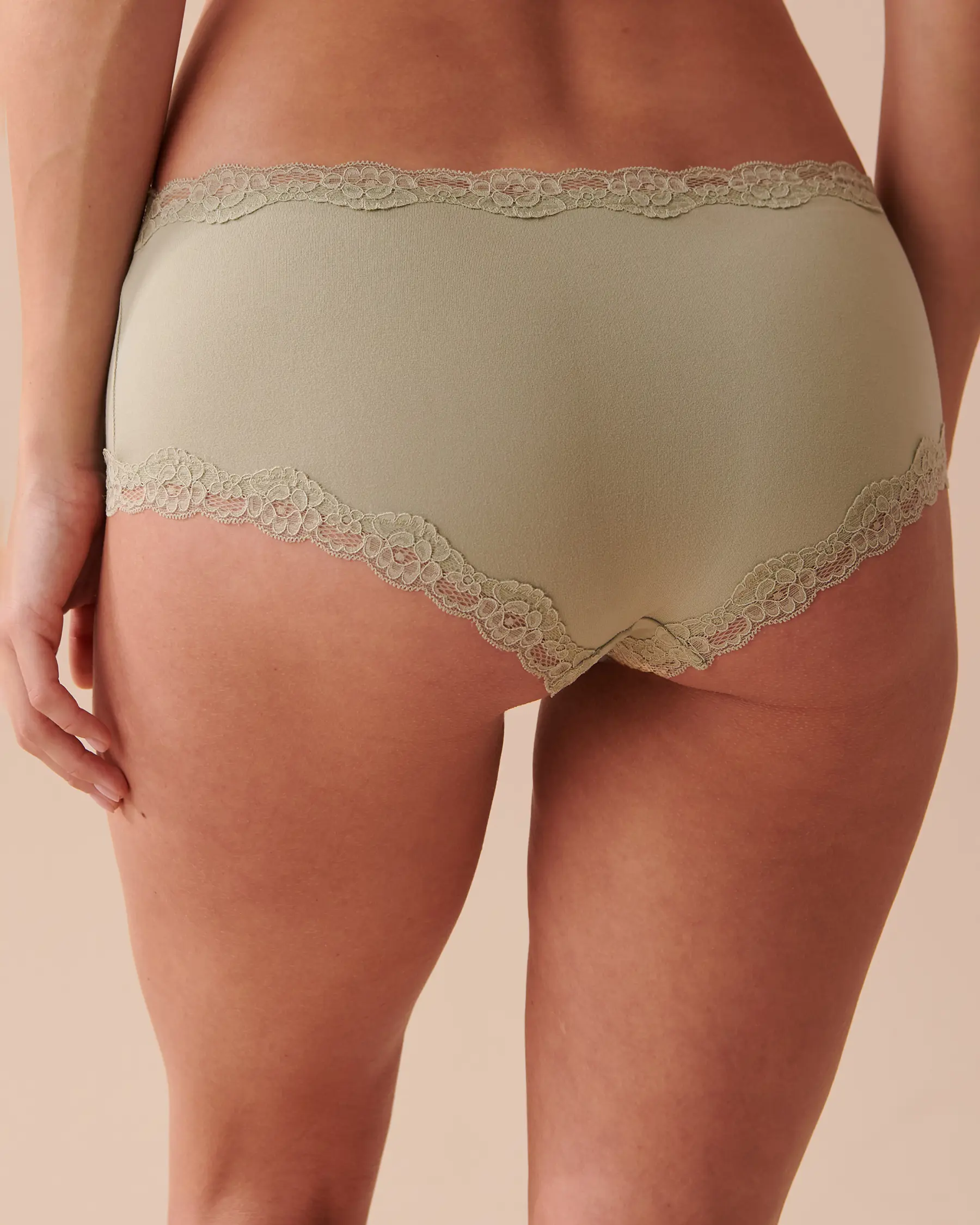 La Vie en Rose Super Soft Lace Detail Boyleg Panty. 2