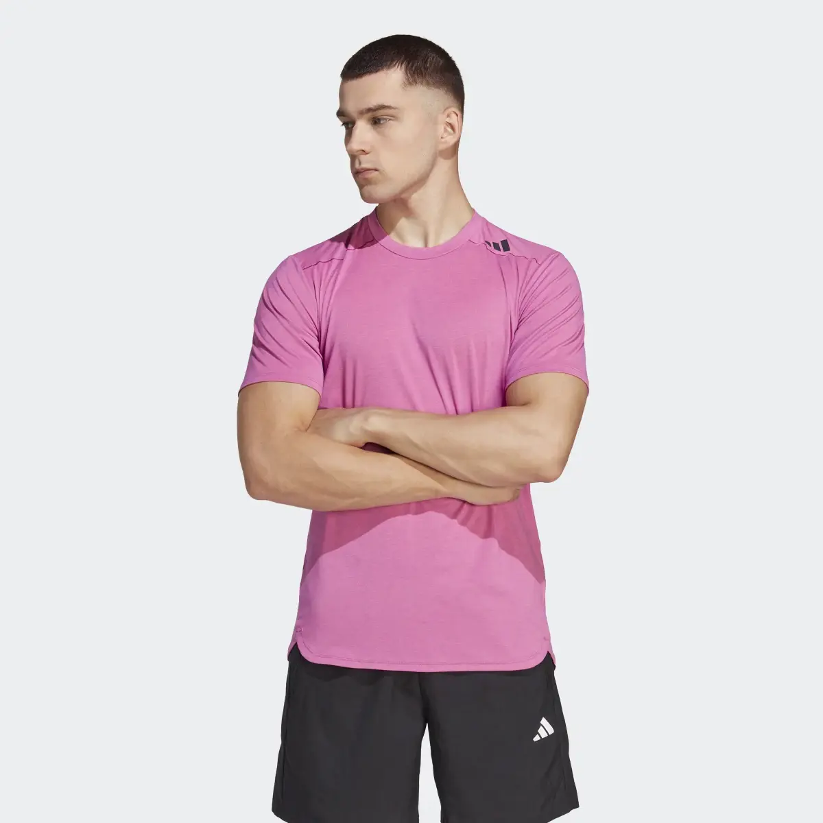 Adidas Designed for Training AEROREADY HIIT Color-Shift Training Tee. 2