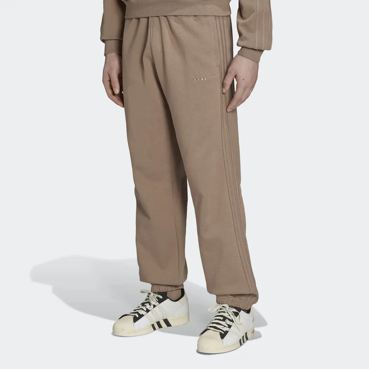 Adidas Pantalón Reveal Essentials. 1