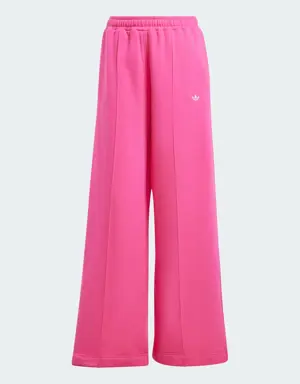 Adidas ESSENTIALS WIDE LEG Joggers. 3