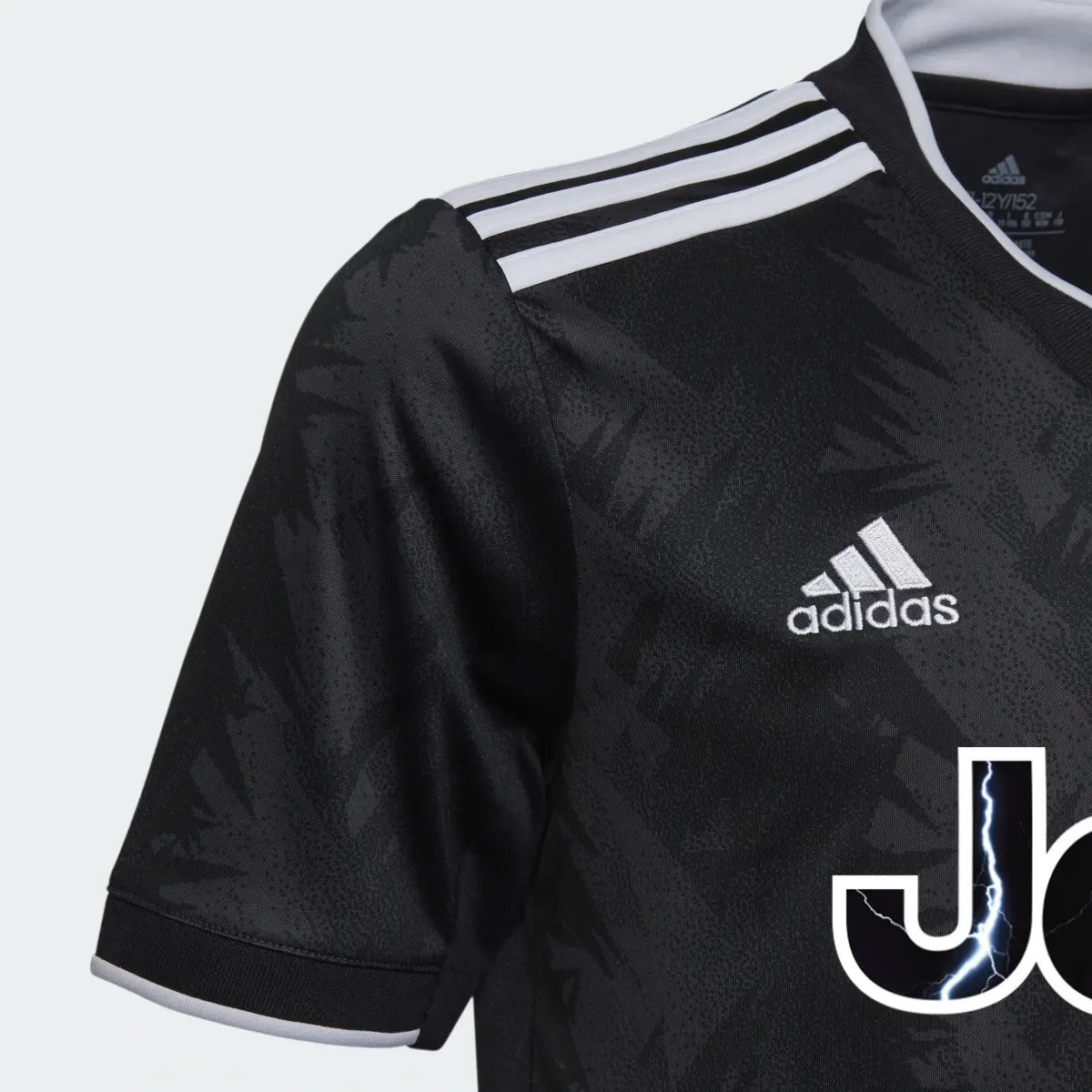 Adidas Juventus 22/23 Away Jersey. 3