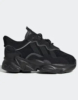 Adidas OZWEEGO Shoes. 2 Adidas OZWEEGO Shoes. 2
