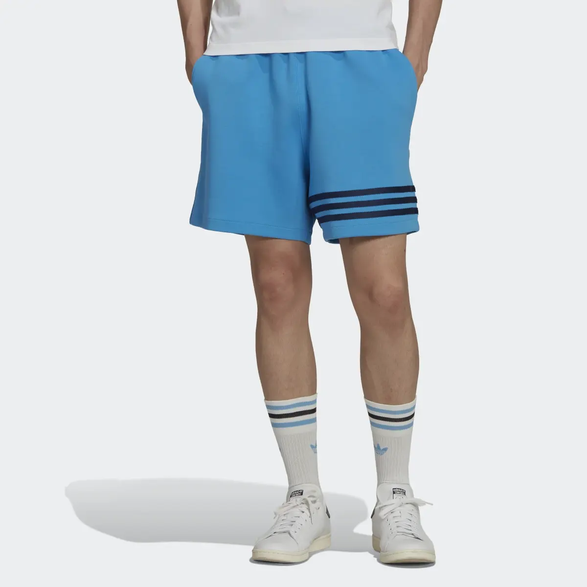 Adidas adicolor Neuclassics Shorts. 1