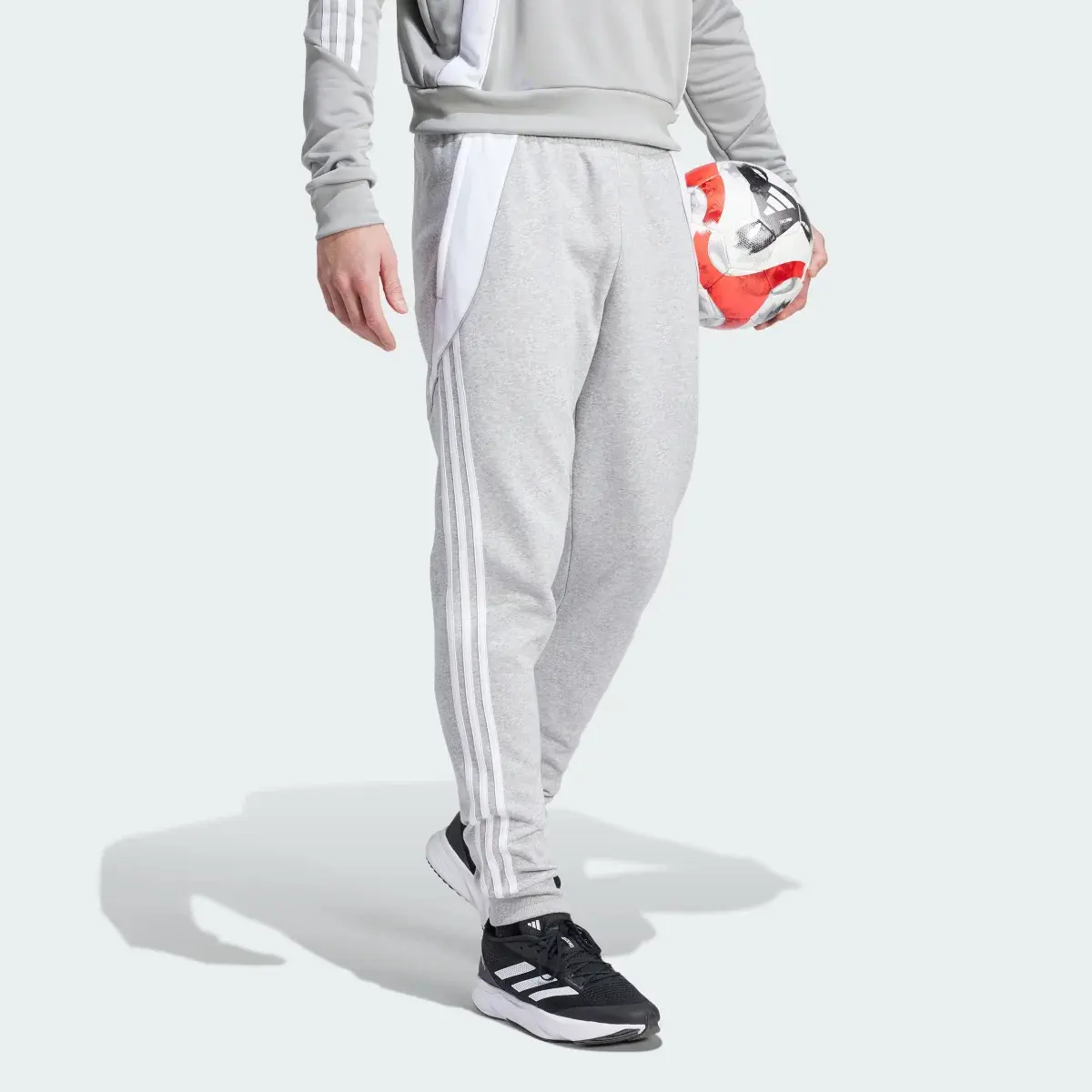 Adidas Spodnie dresowe Tiro 24. 3