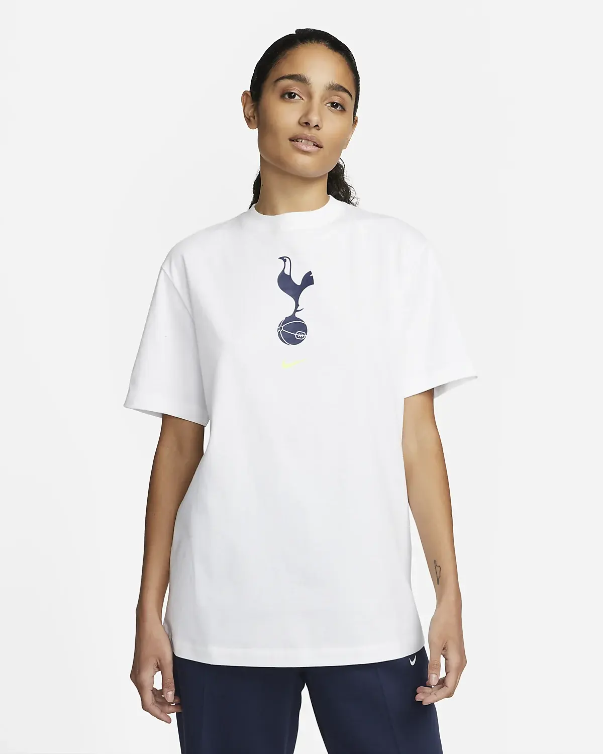 Nike Crest Tottenham Hotspur. 1