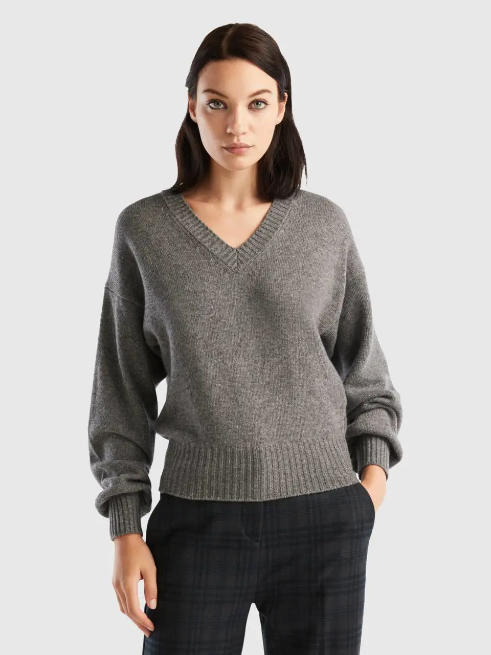 Benetton v-neck sweater in wool blend. 1