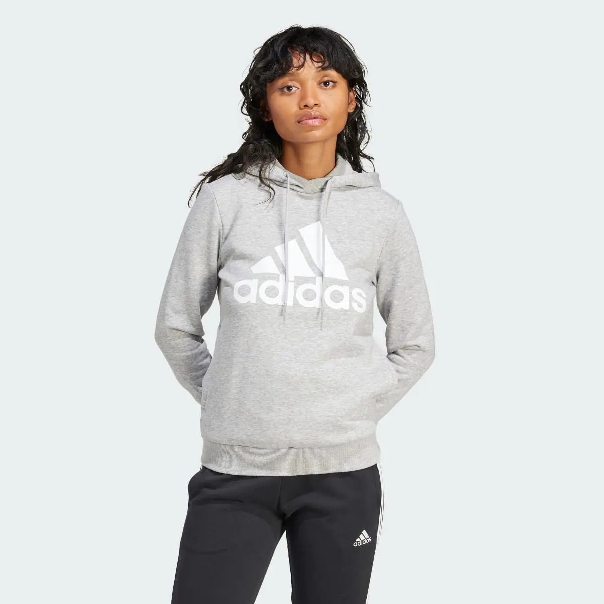 Adidas Sudadera con Gorro Essentials Logo Fleece. 2