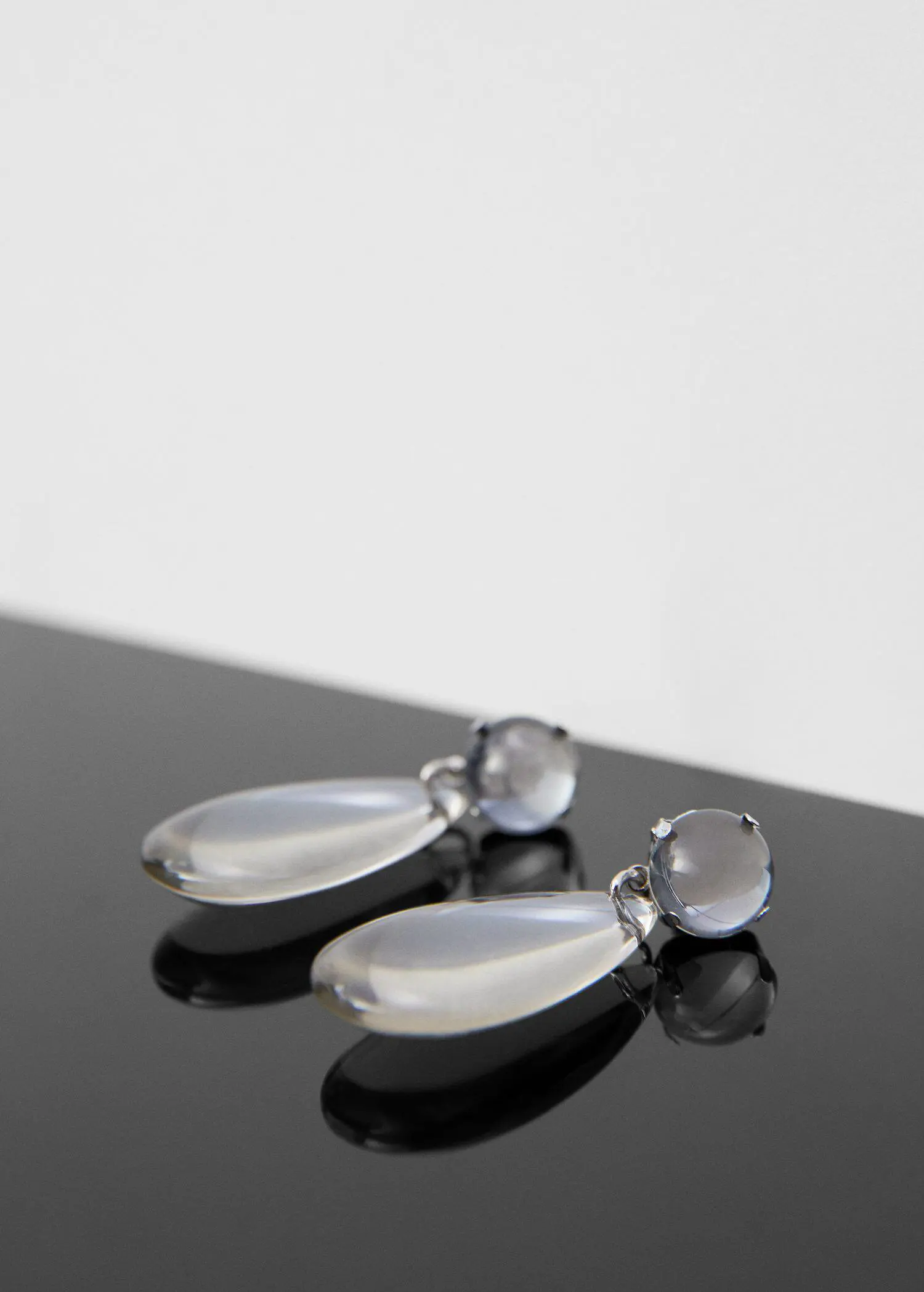 Mango Pendant crystals earrings. 3