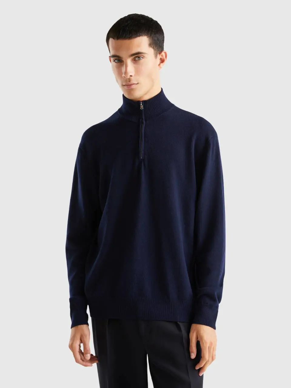 Benetton dark blue zip-up sweater in 100% merino wool. 1