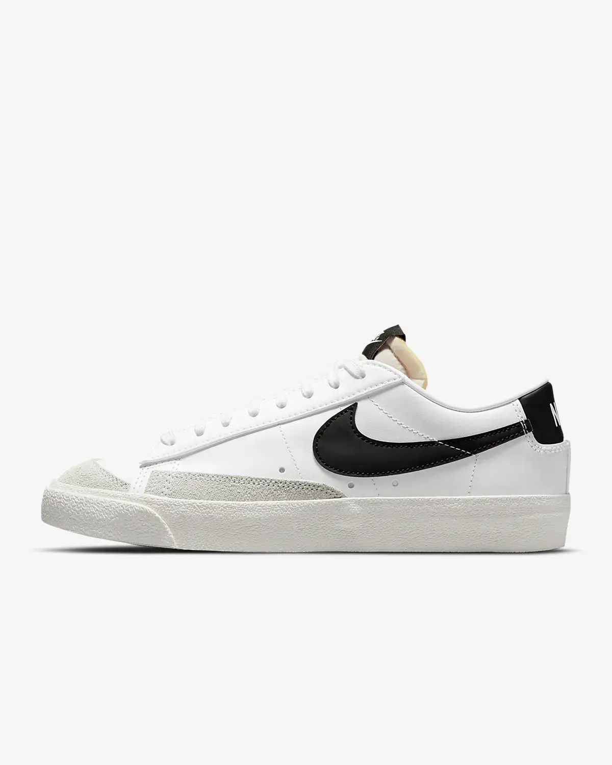 Nike Blazer Low '77. 1