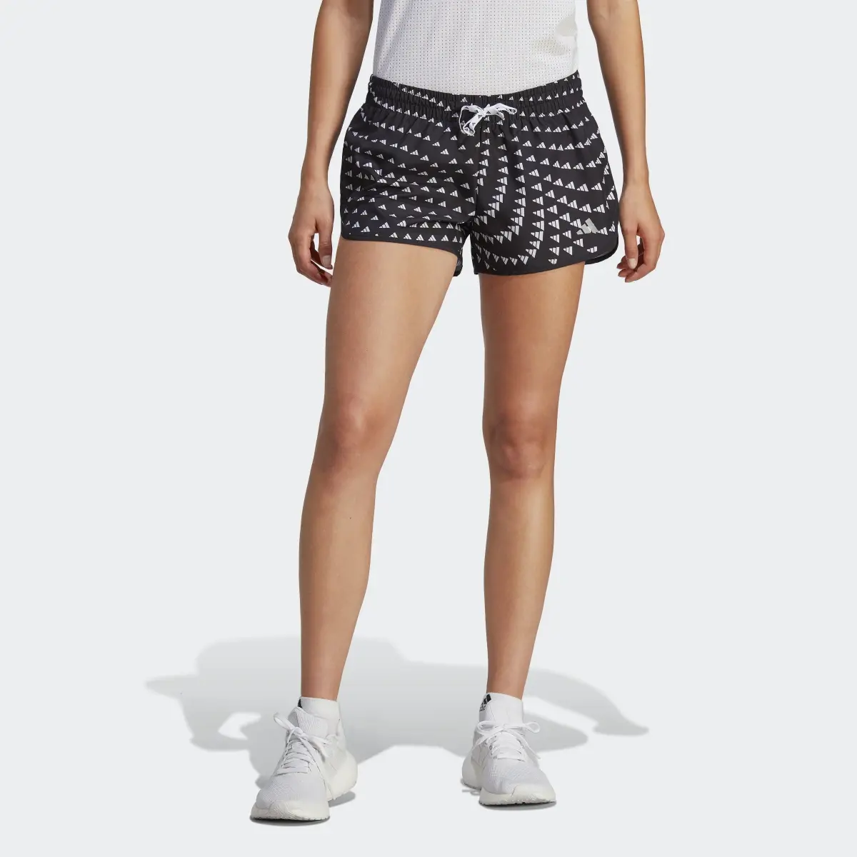 Adidas Short Run It Brand Love. 1