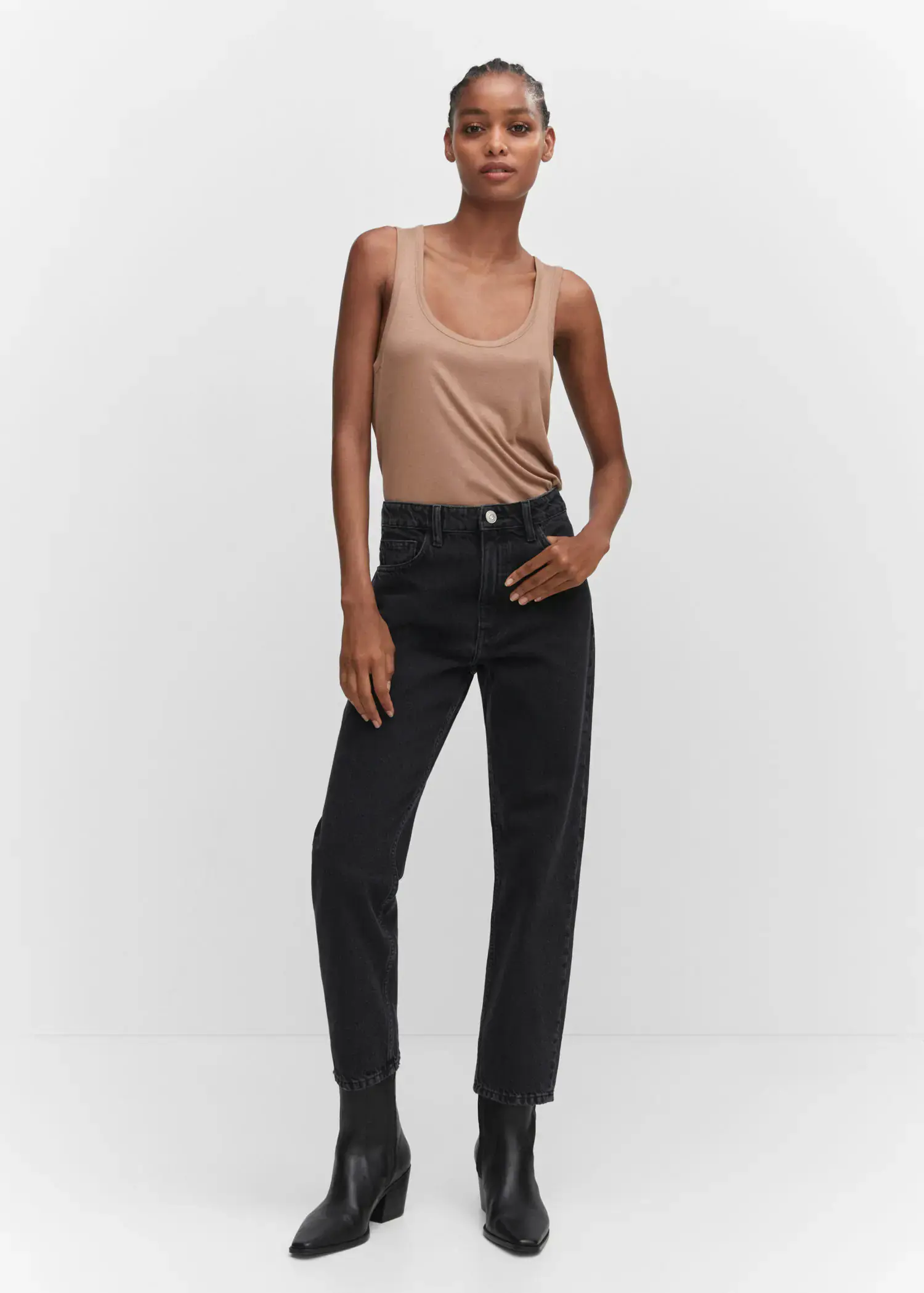 Mango Mom high-waist jeans. 3