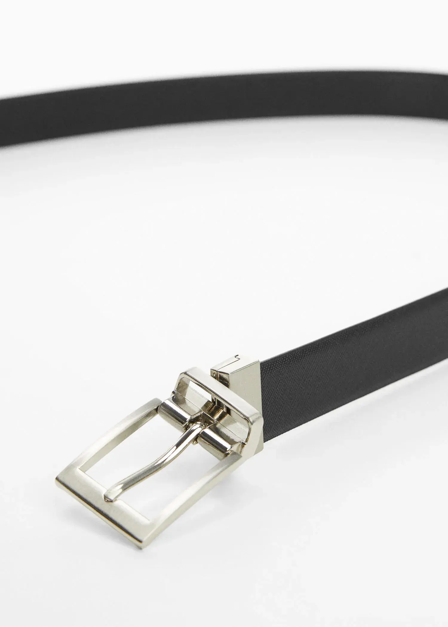 Mango Saffiano leather belt. 3