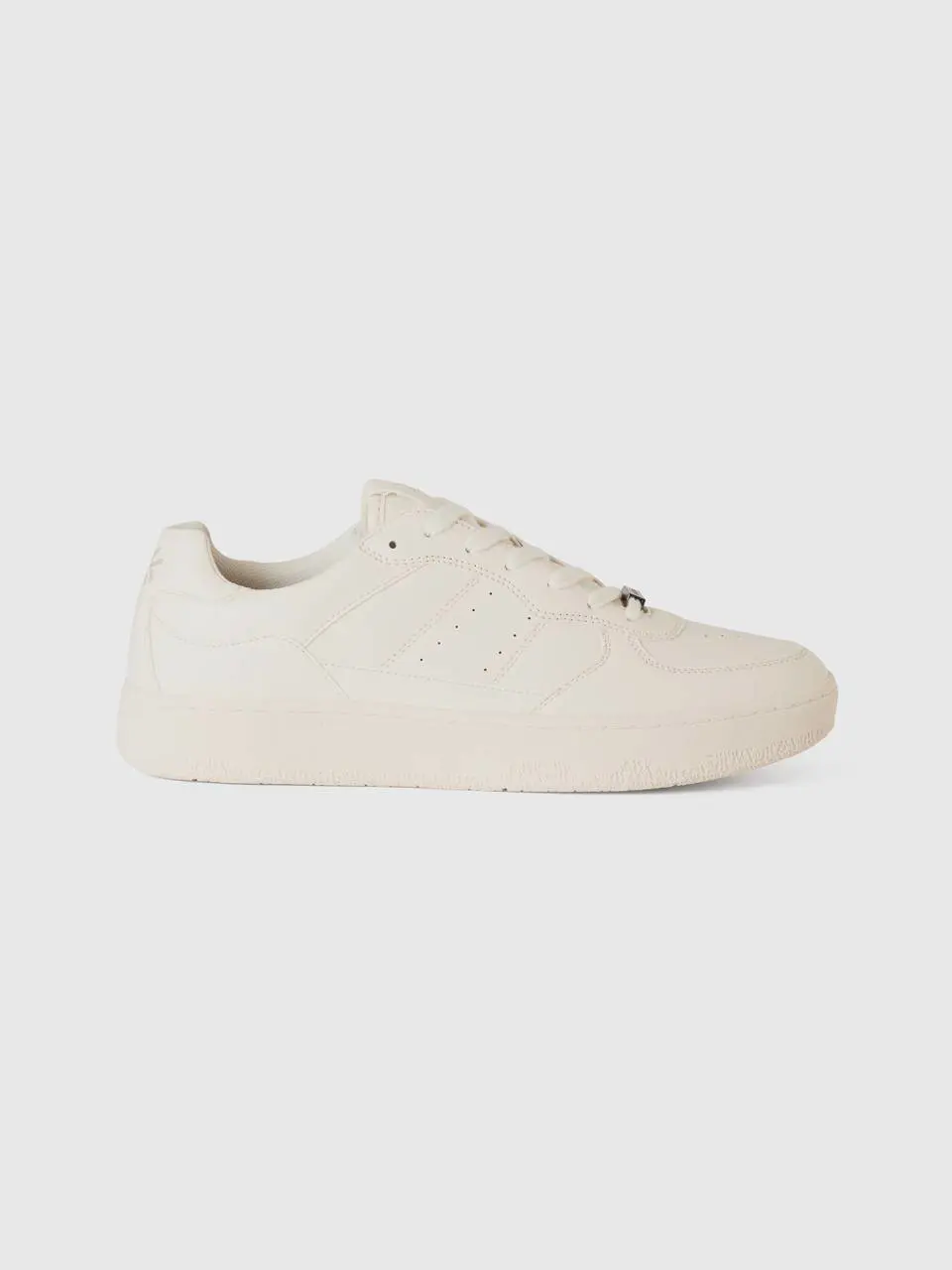 Benetton low-top sneakers in imitation leather. 1
