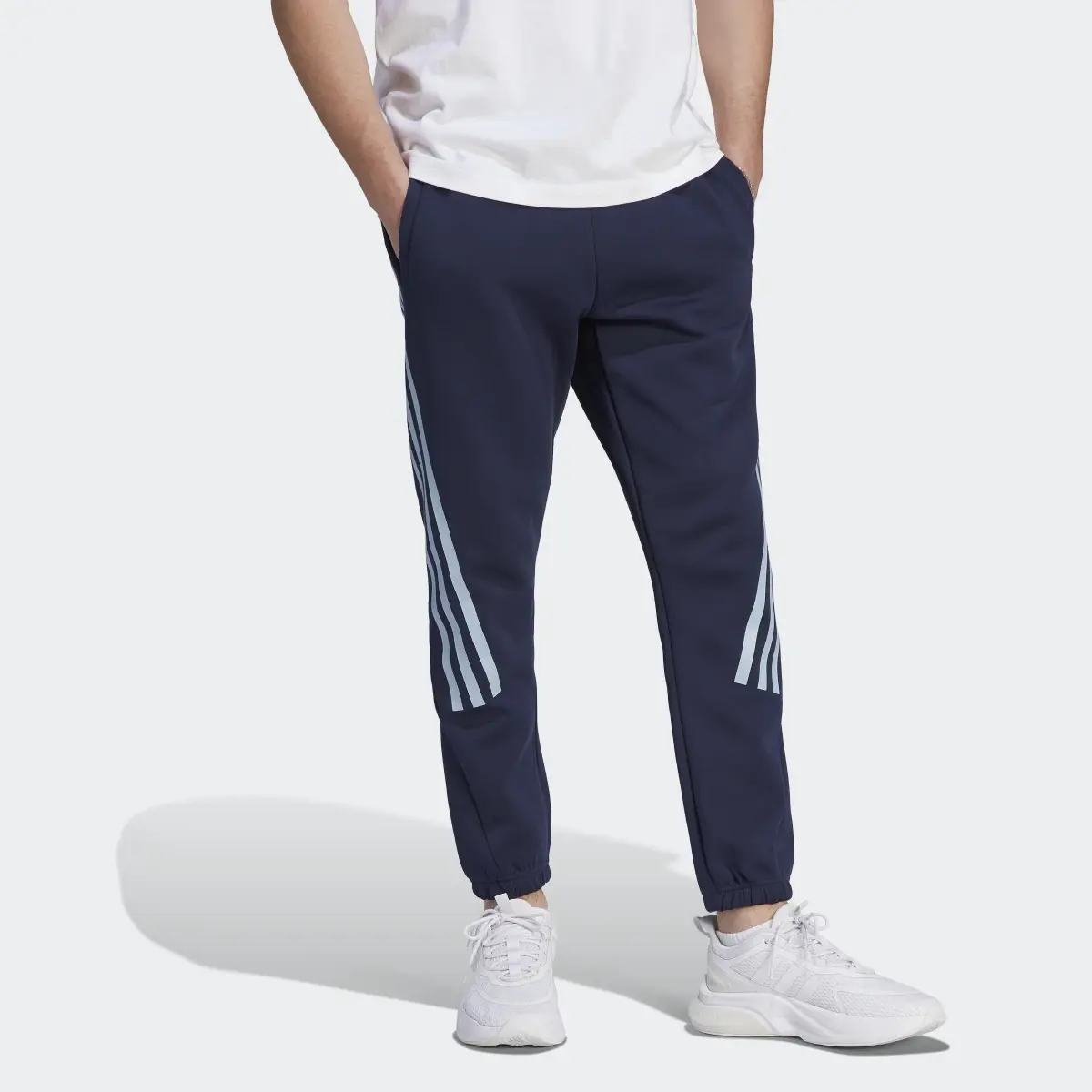 Adidas Pantaloni Future Icons 3-Stripes. 1