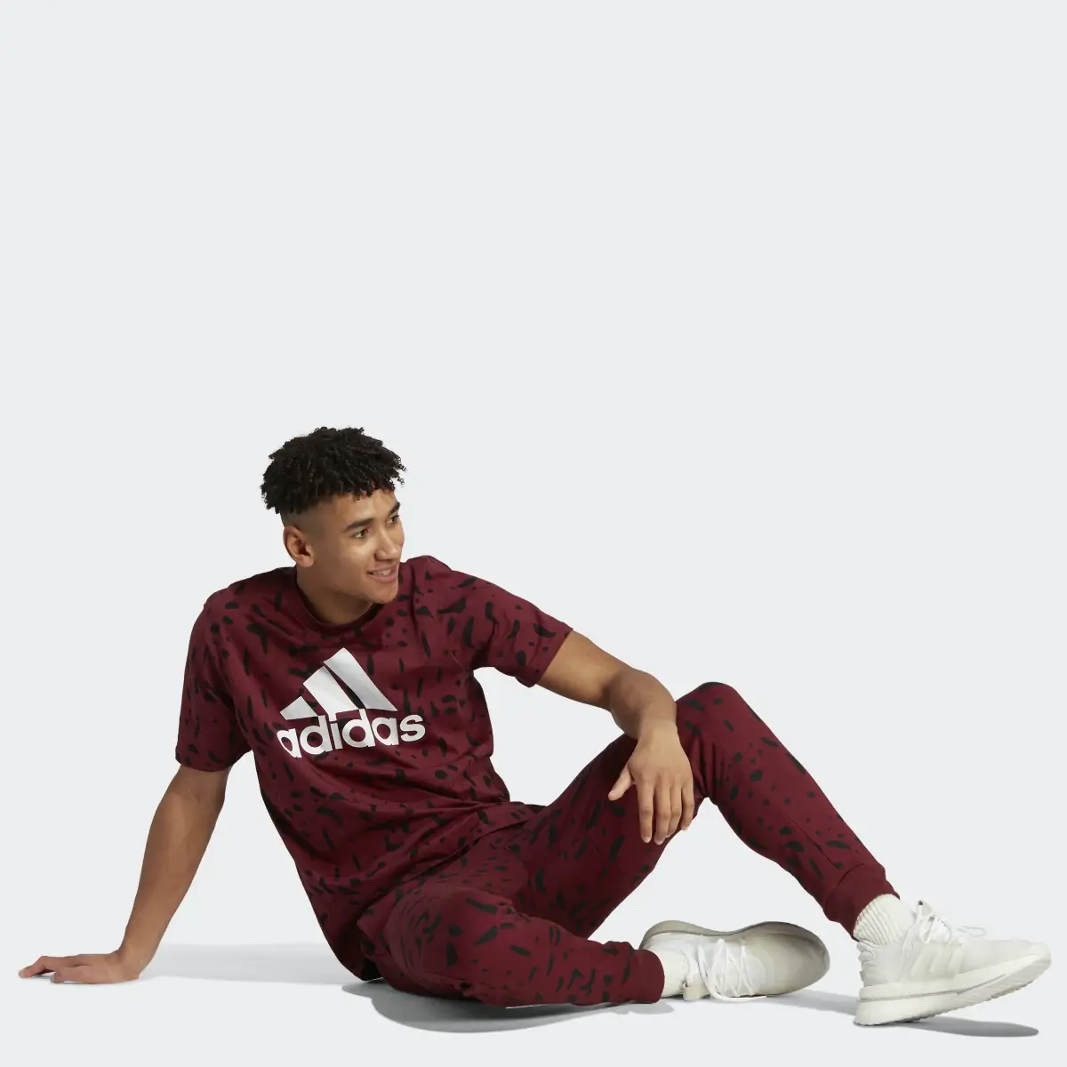 Adidas Pants Essentials Logo Estampado Puño Ajustado. 3