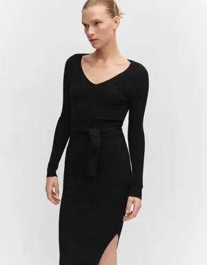 Knitted midi-dress with belt