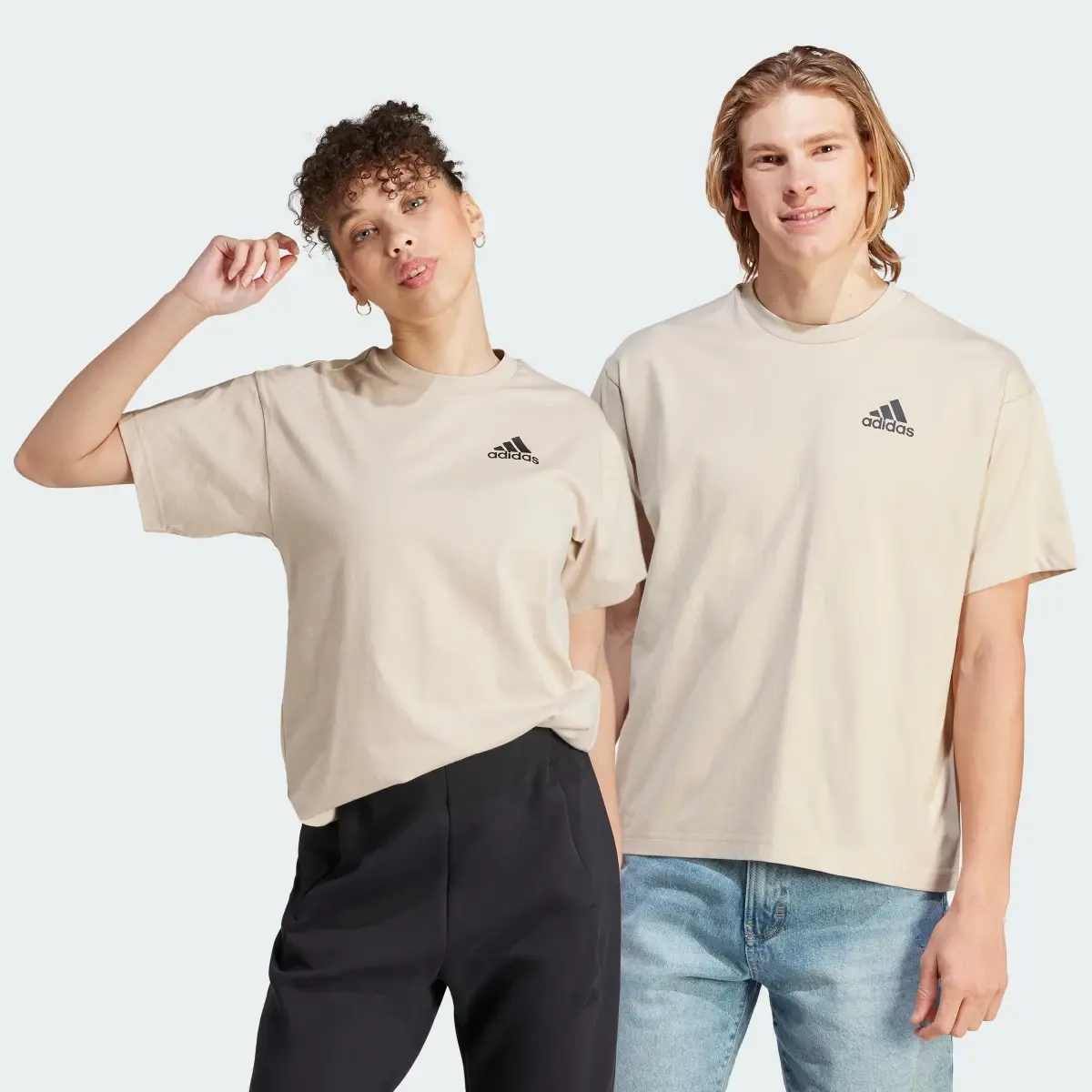 Adidas Koszulka Graphic (Gender Neutral). 1