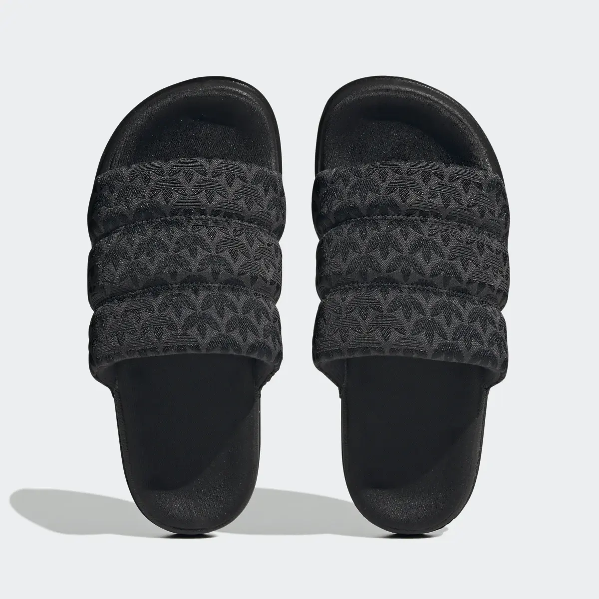 Adidas Adilette Essential Slides. 3