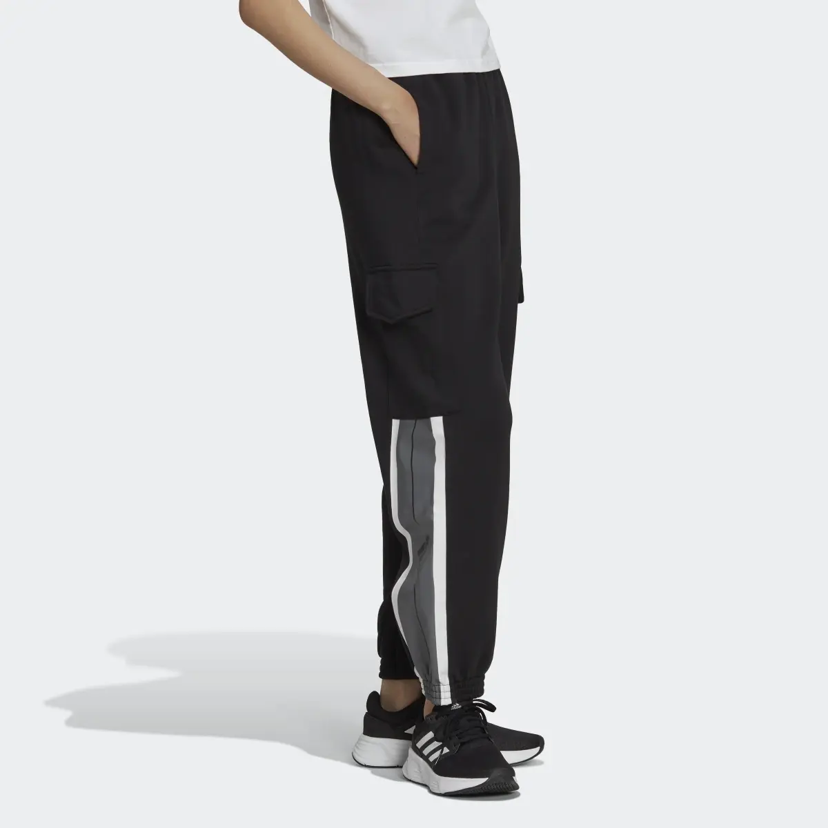 Adidas Pantaloni Essentials Pin Stripe Block Fleece Cargo. 3