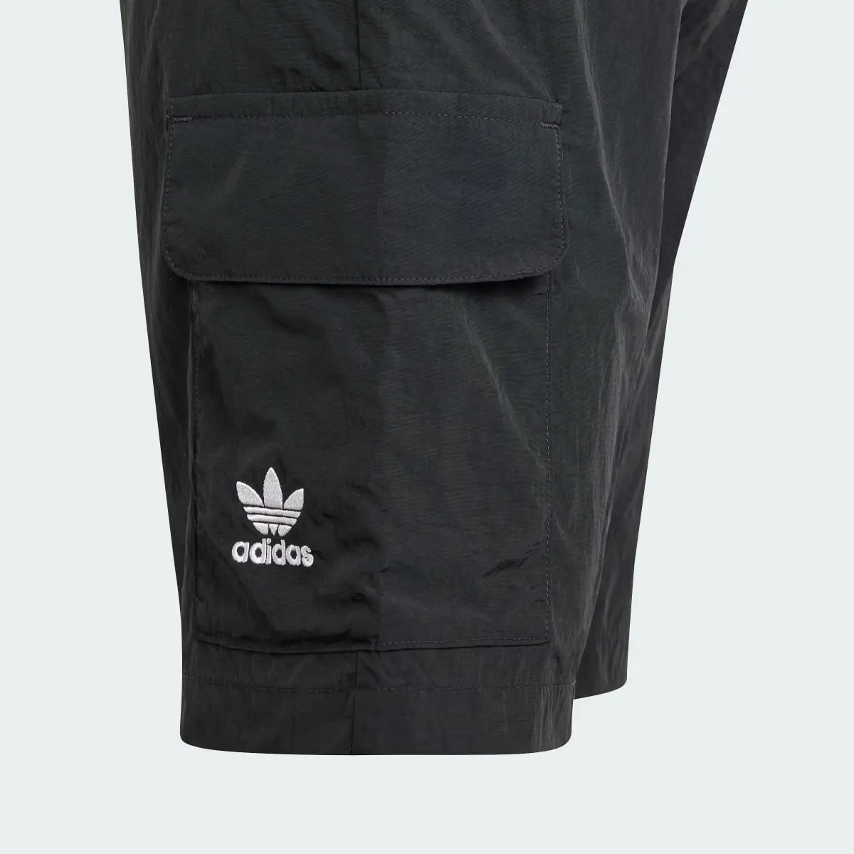 Adidas Cargo Shorts. 3