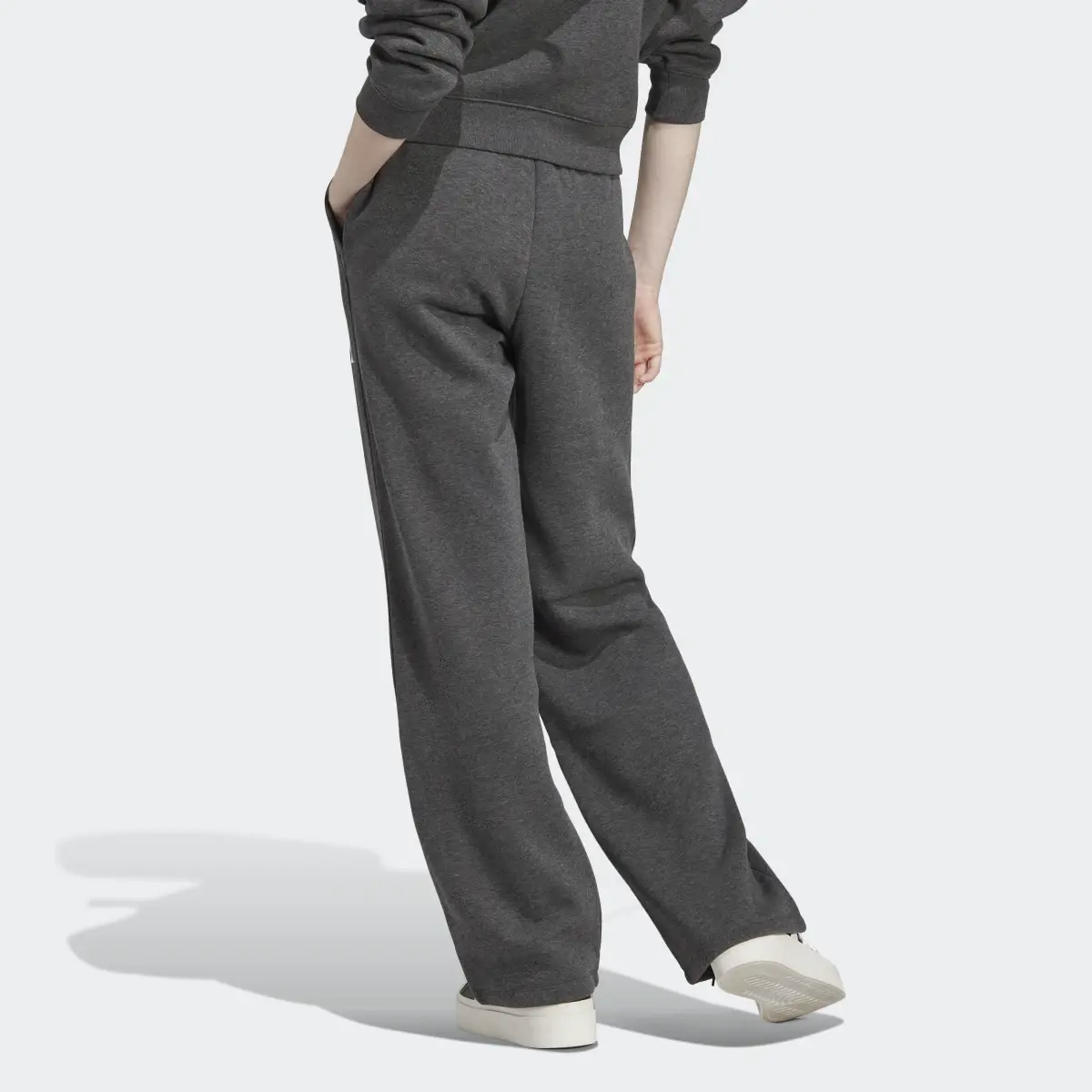 Adidas Pantalon de survêtement à jambes larges adidas Originals x Moomin. 2