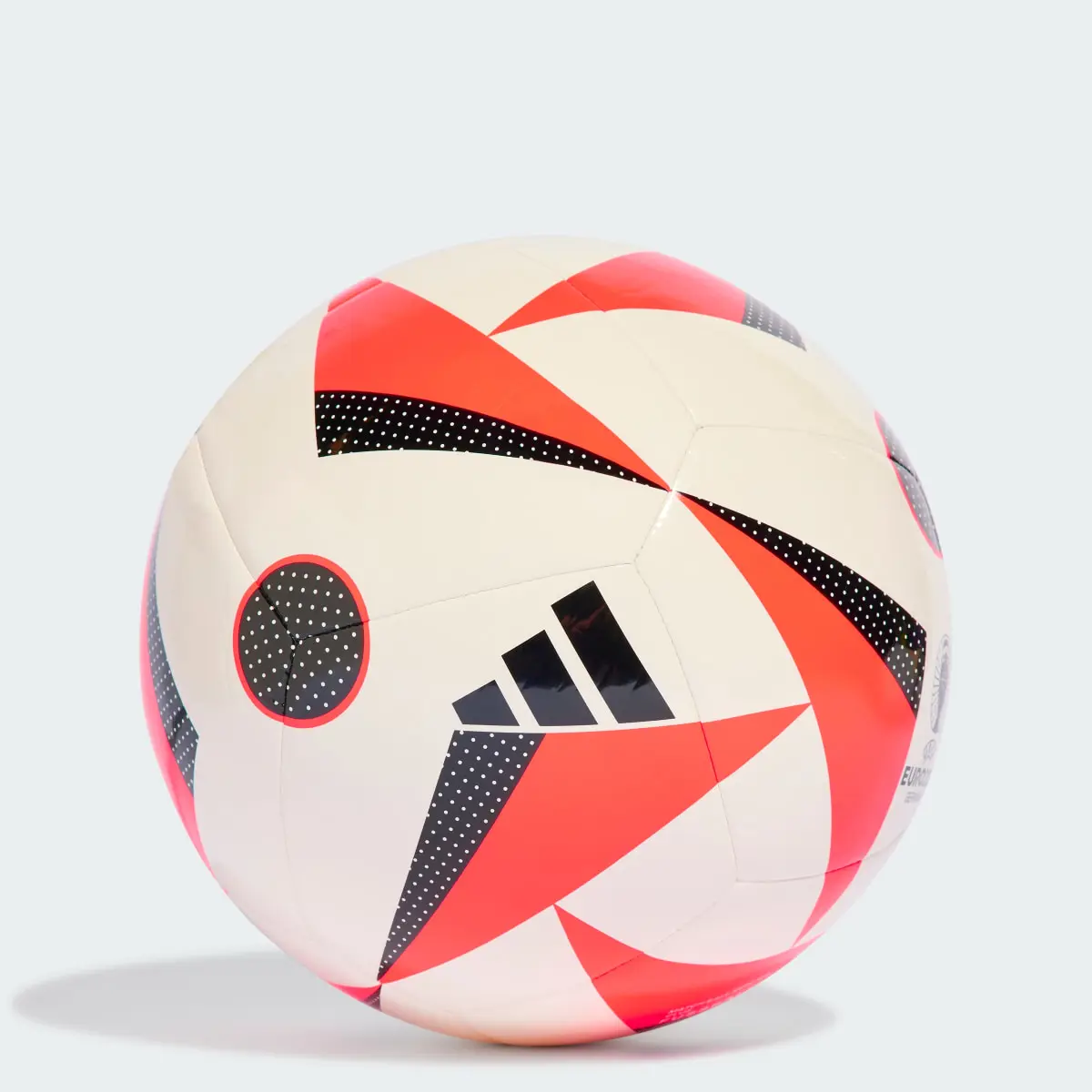 Adidas Fussballliebe Club Ball. 1