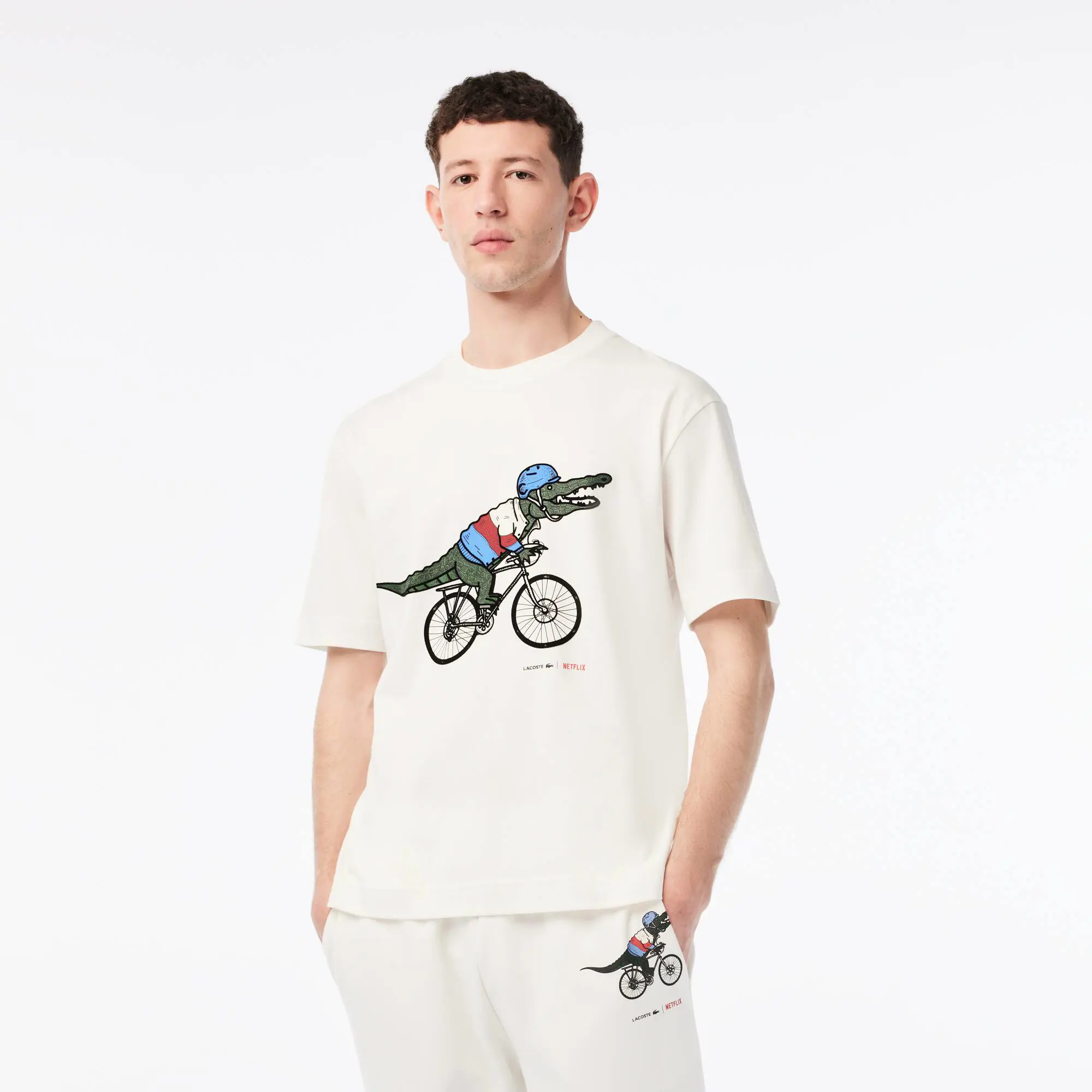 Lacoste T-shirt homme Lacoste x Netflix en coton biologique. 1 Lacoste T-shirt homme Lacoste x Netflix en coton biologique. 1