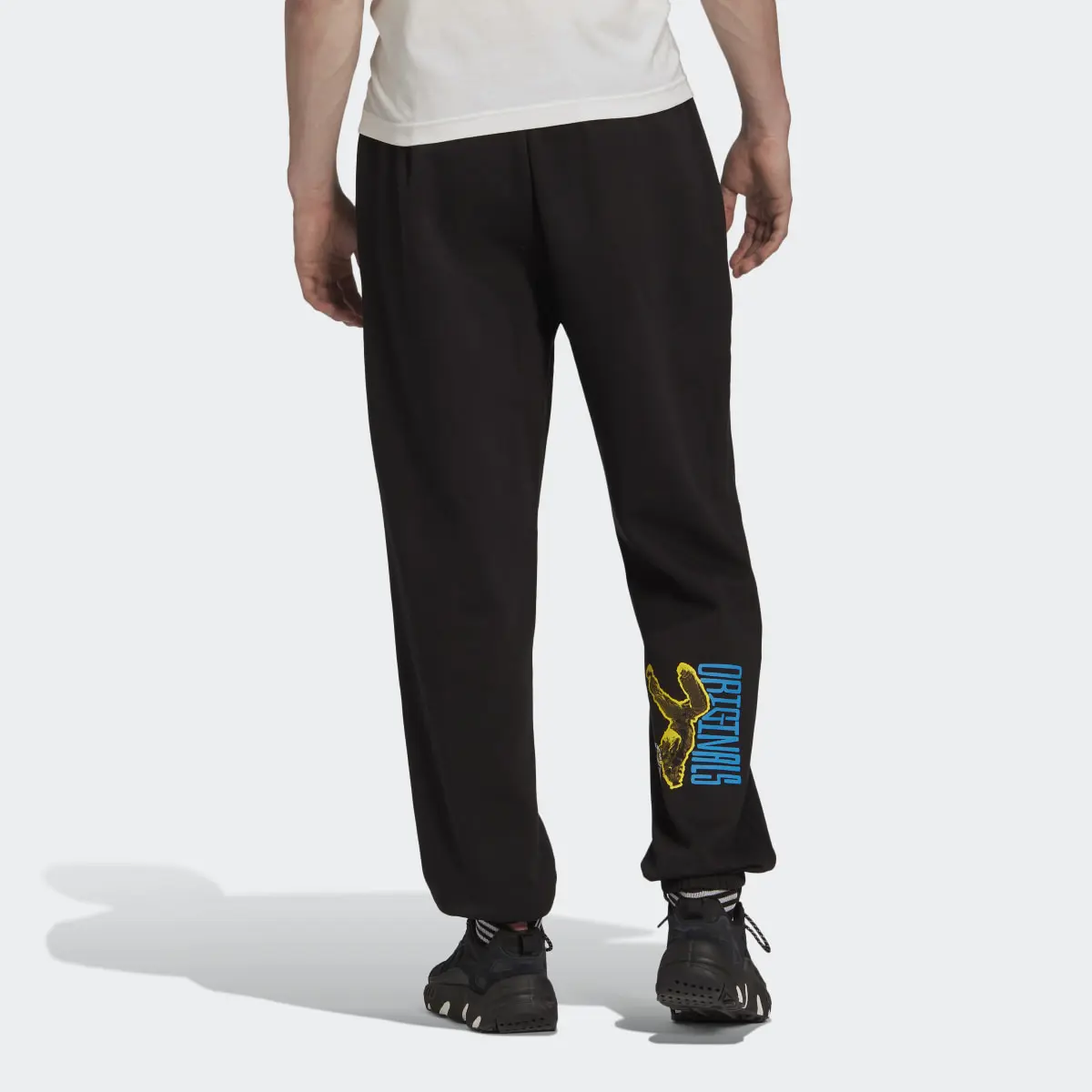 Adidas Graphics Unite Sweat Pants. 2