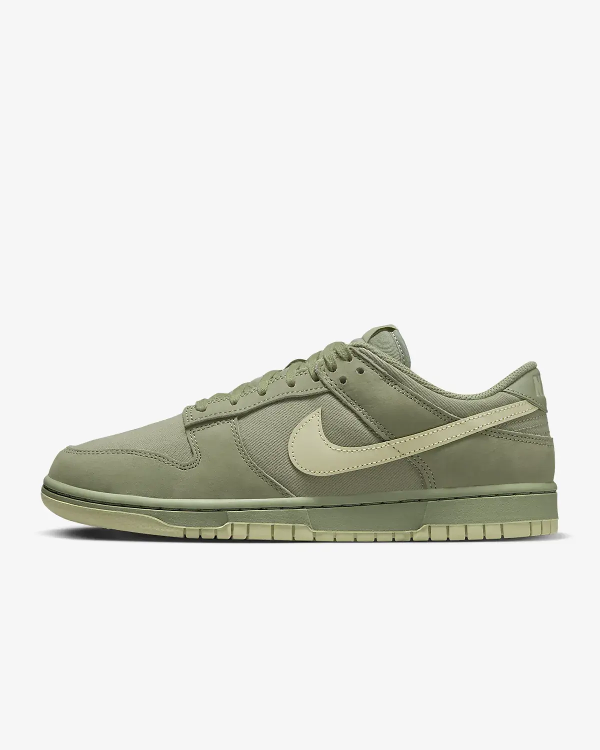 Nike Dunk Low Retro Premium. 1