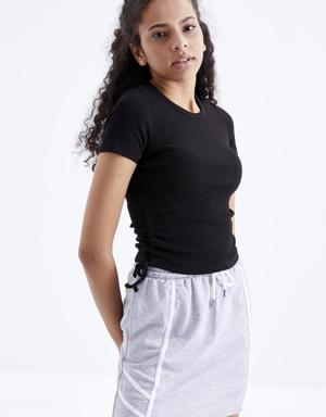 Siyah Basic Yanı Büzgülü O Yaka Kadın Crop Top T-Shirt - 97203