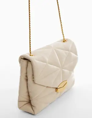Quilted bag with flap
