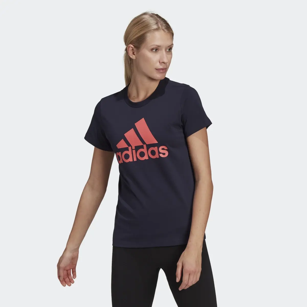 Adidas T-shirt LOUNGEWEAR Essentials Logo. 2