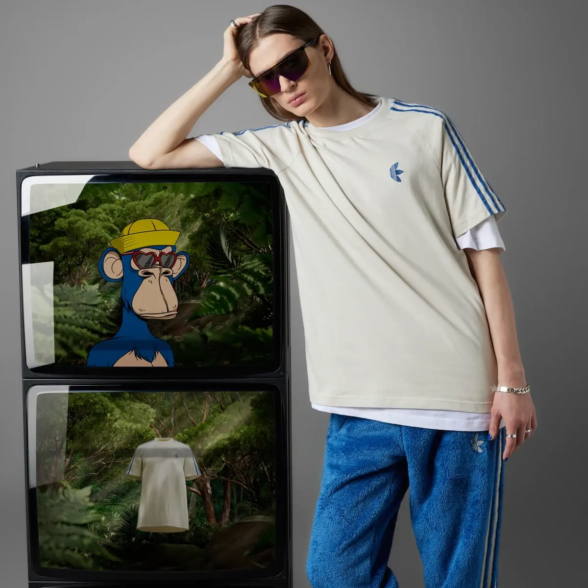 Adidas Indigo Herz Fur T-Shirt. 3