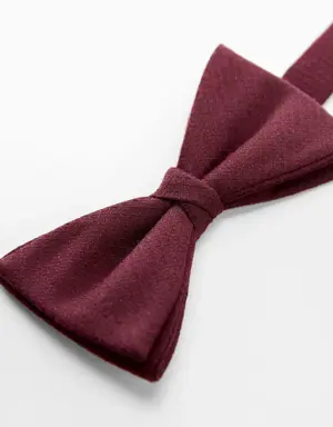 Classic bow tie with microstructure