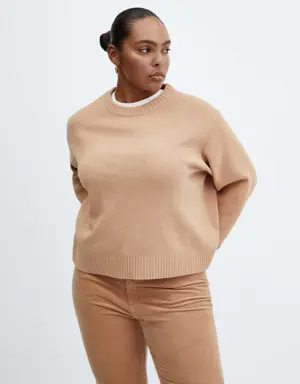 Round-neck knitted sweater 