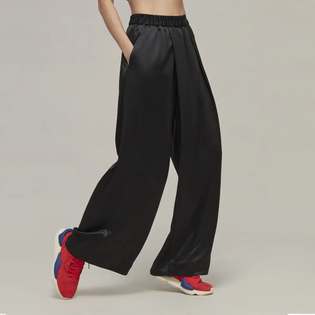 Adidas Pantalon jambes larges Y-3 Tech Silk. 1