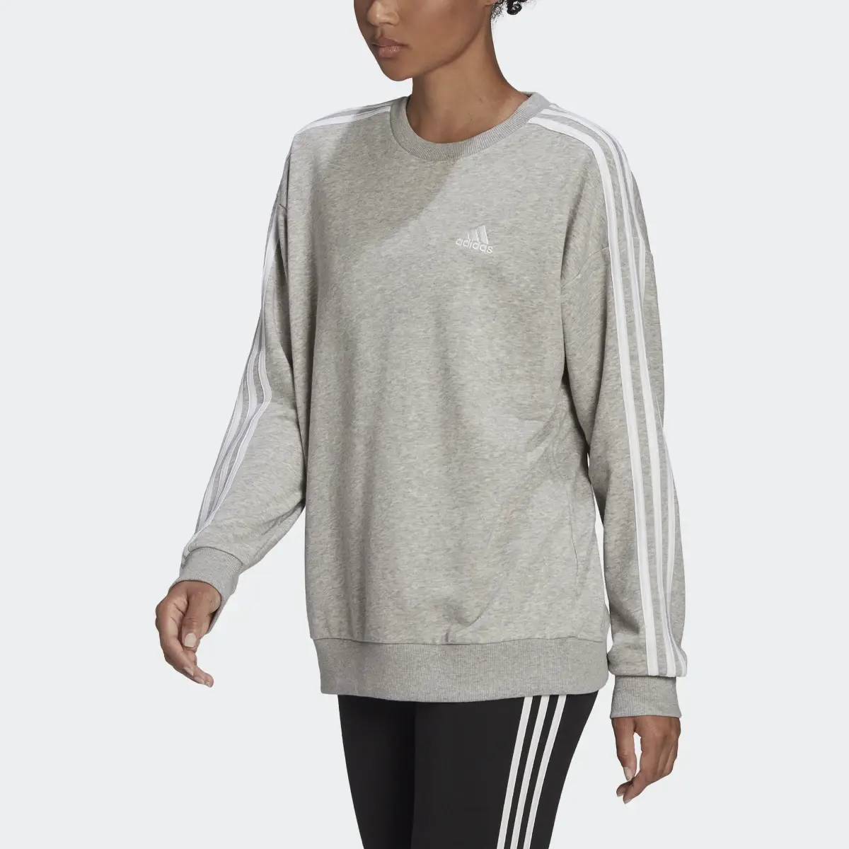 Adidas Essentials Studio Lounge 3-Streifen Sweatshirt. 1