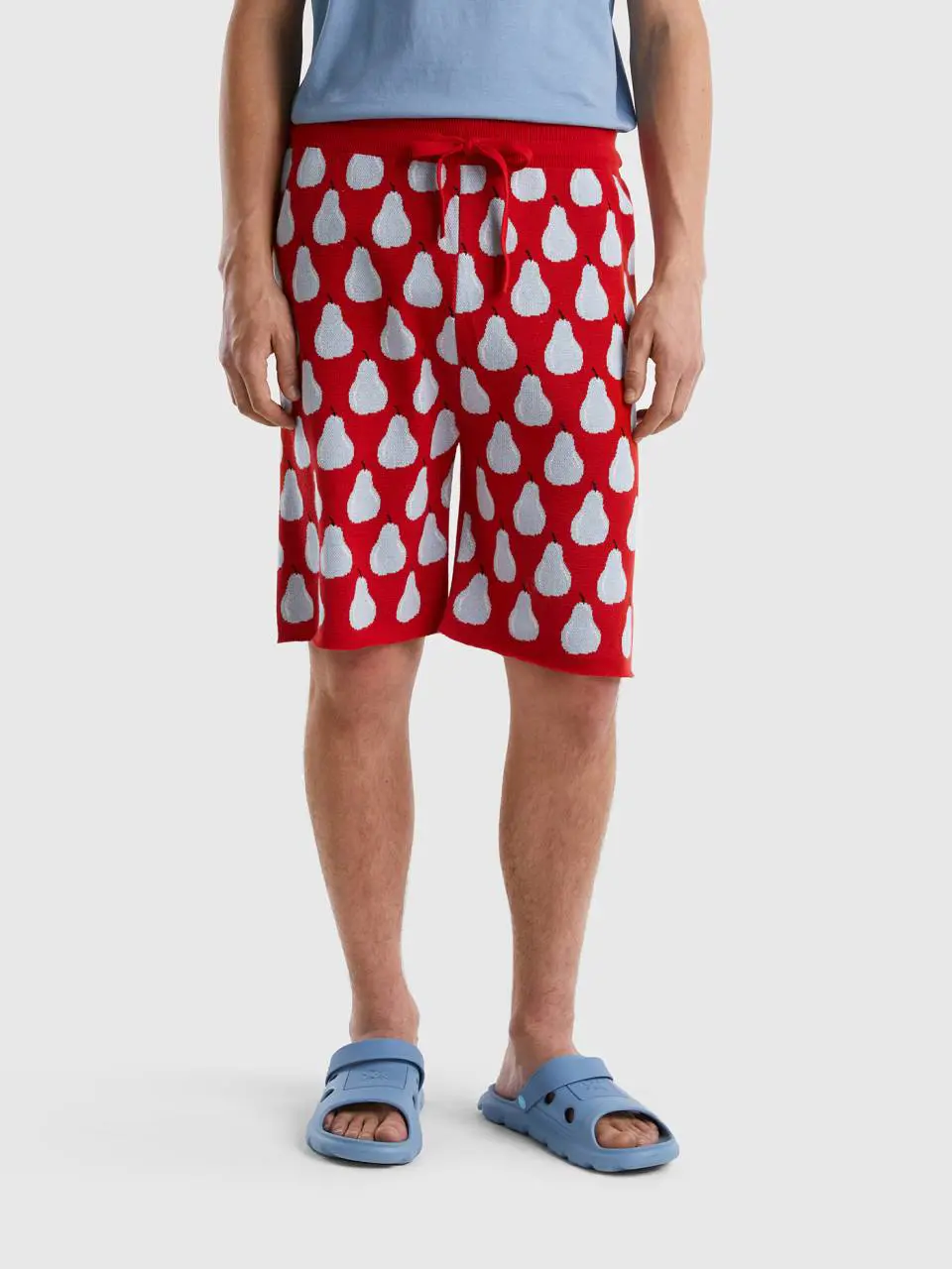 Benetton red bermudas with pear pattern. 1