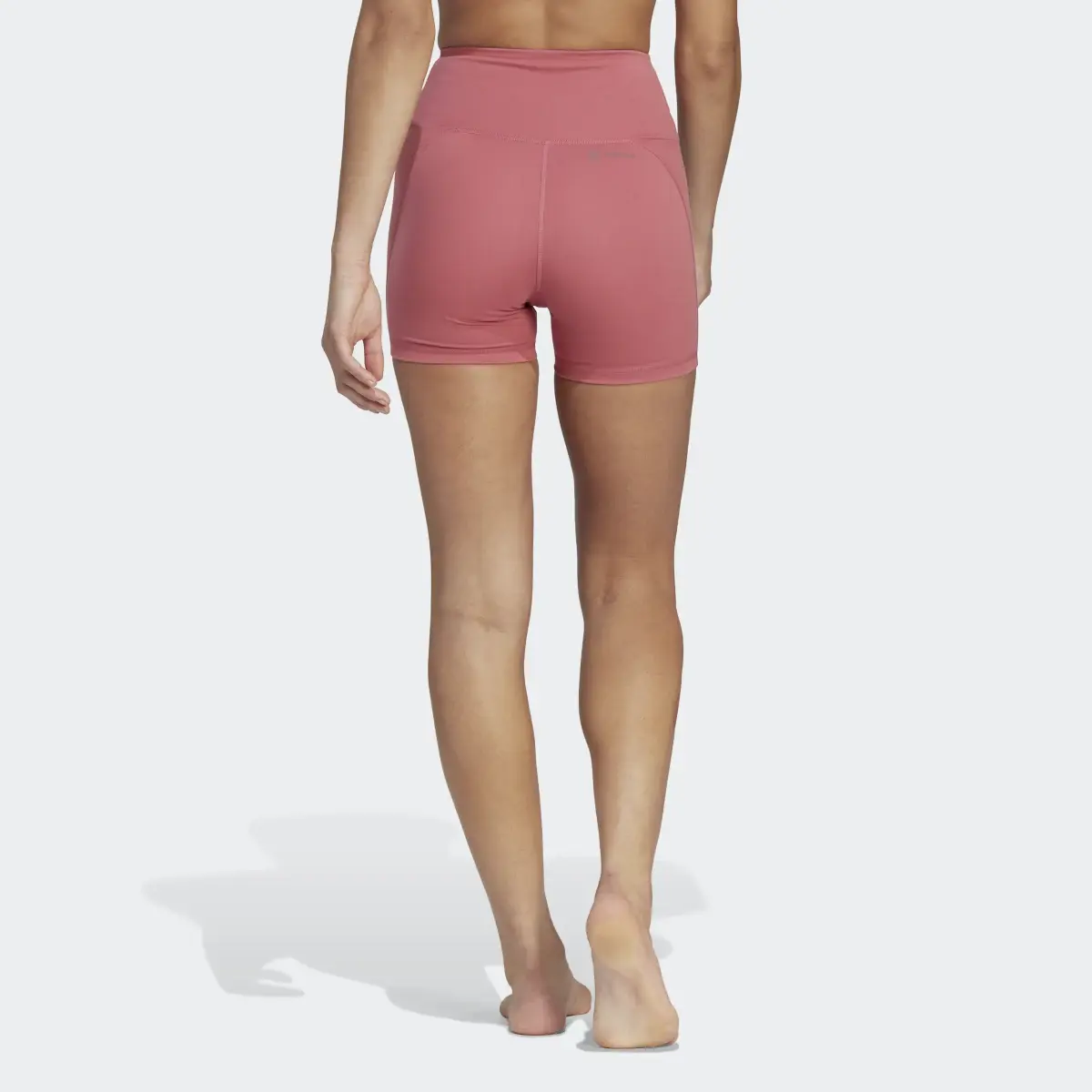 Adidas Yoga Essentials High-Waisted kurze Leggings. 2