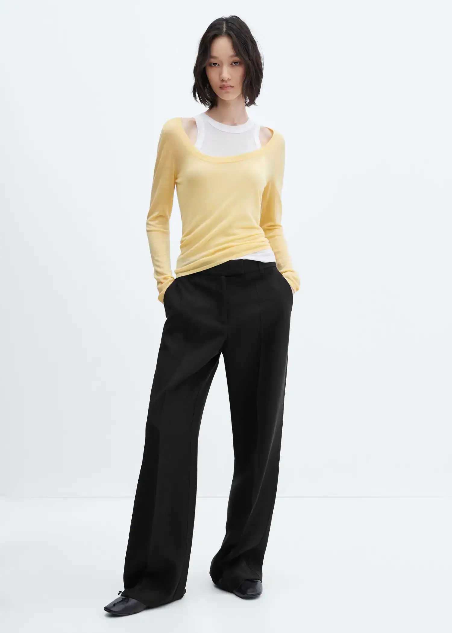 Mango Low-waist wideleg trousers. 2