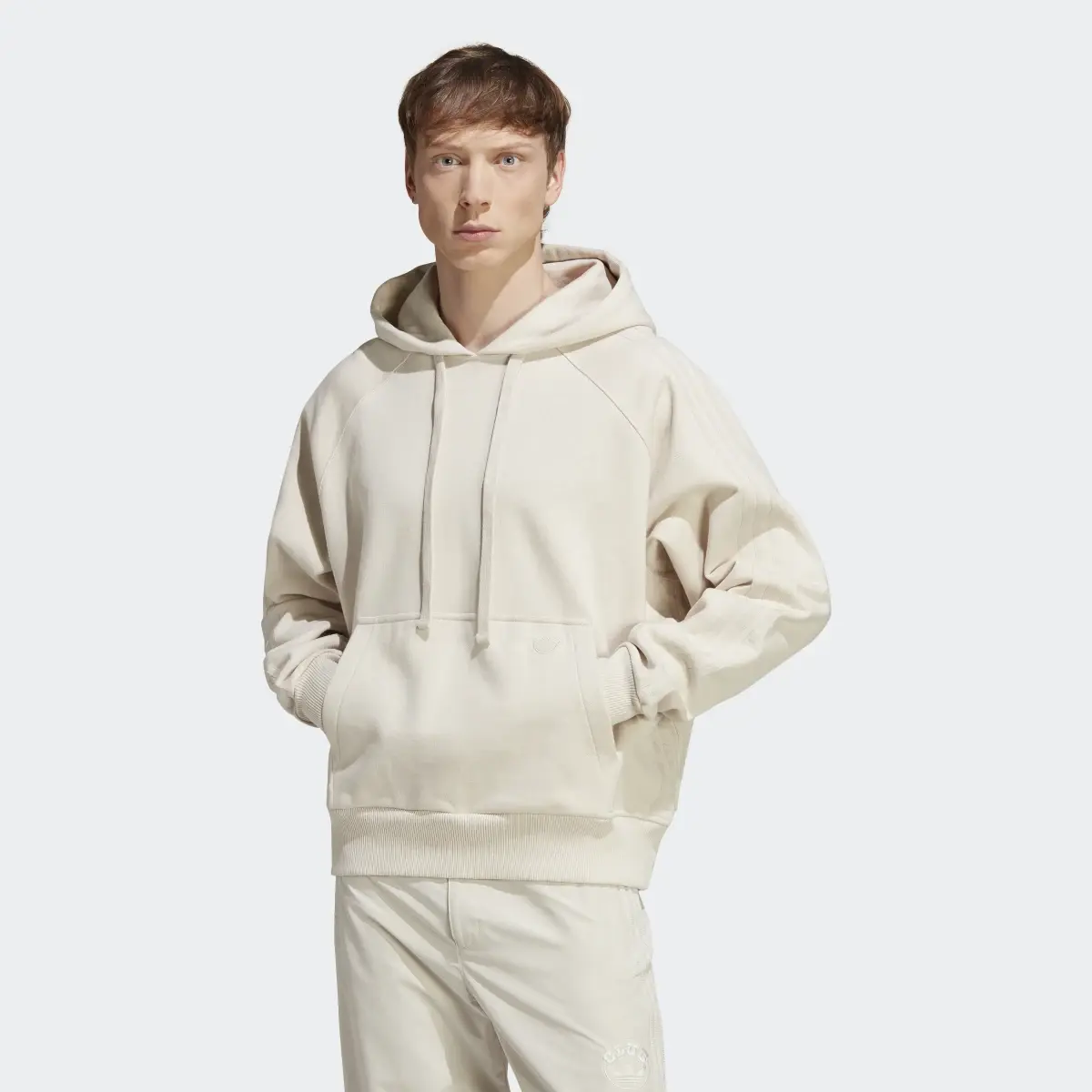 Adidas Essentials Hoodie. 2