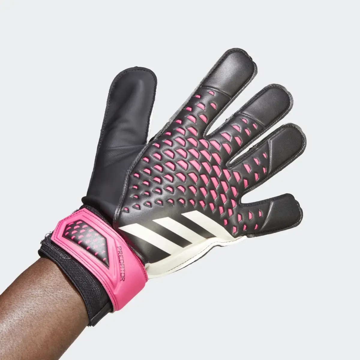 Adidas Predator Training Gloves. 1