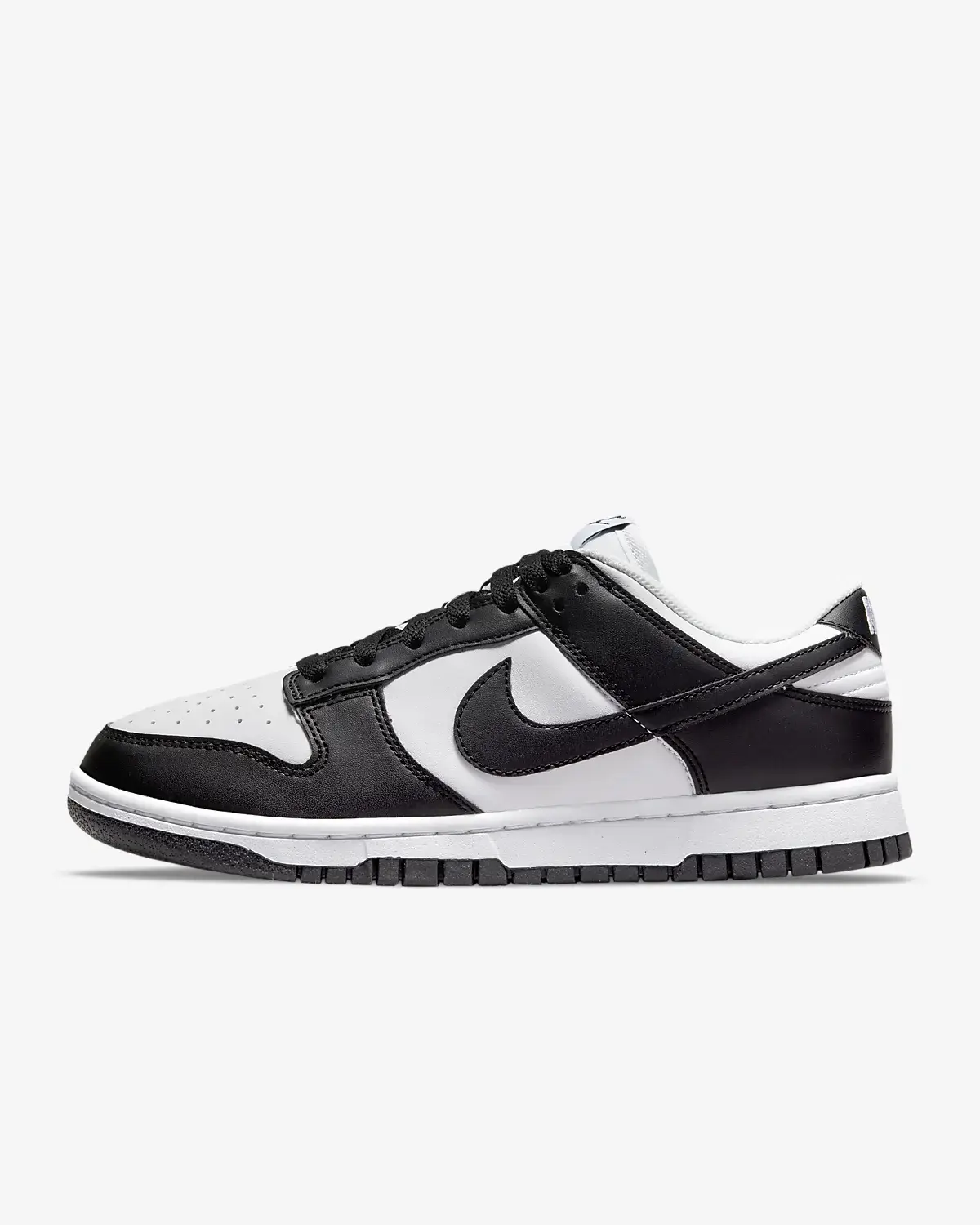 Nike Dunk Low. 1