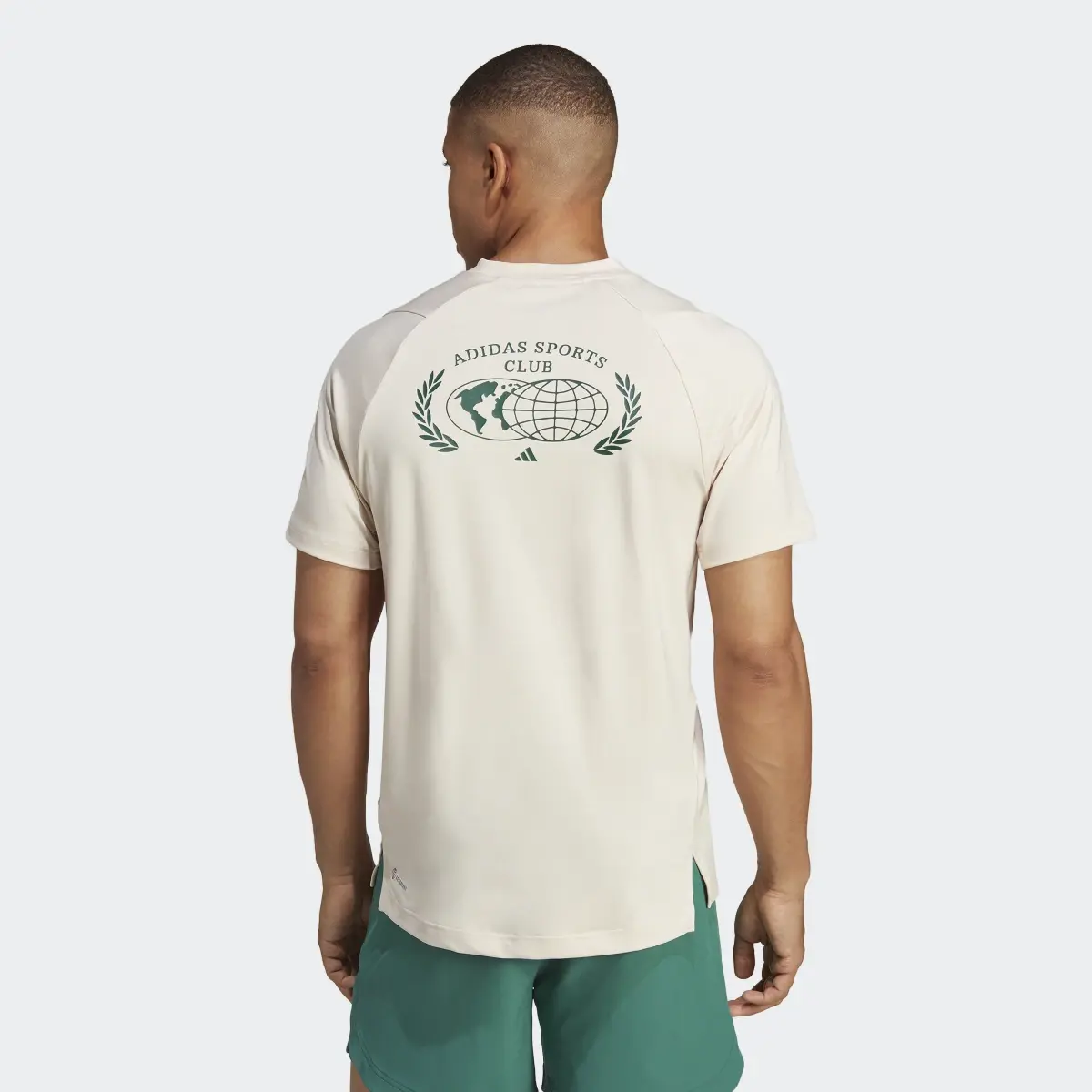 Adidas T-shirt Sports Club Graphic. 3