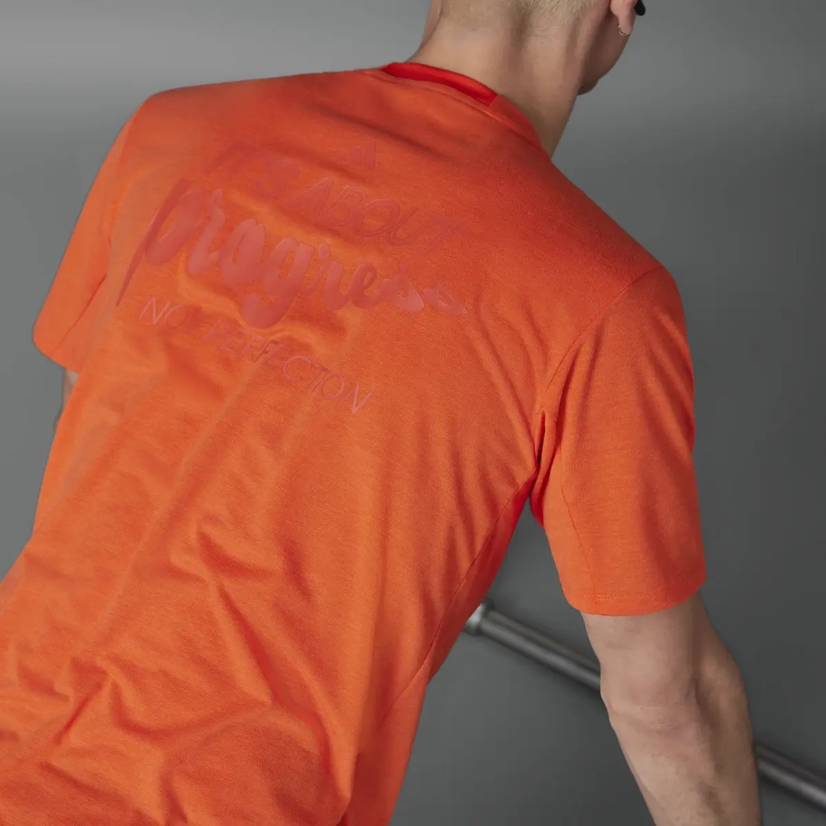 Adidas Playera Designed for Training Graphic Lift Your Mind. 2