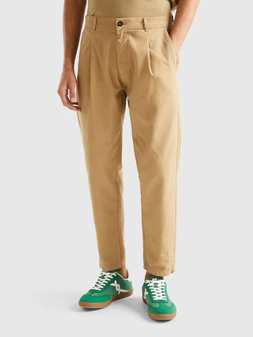 Benetton carrot fit chinos in light cotton. 1