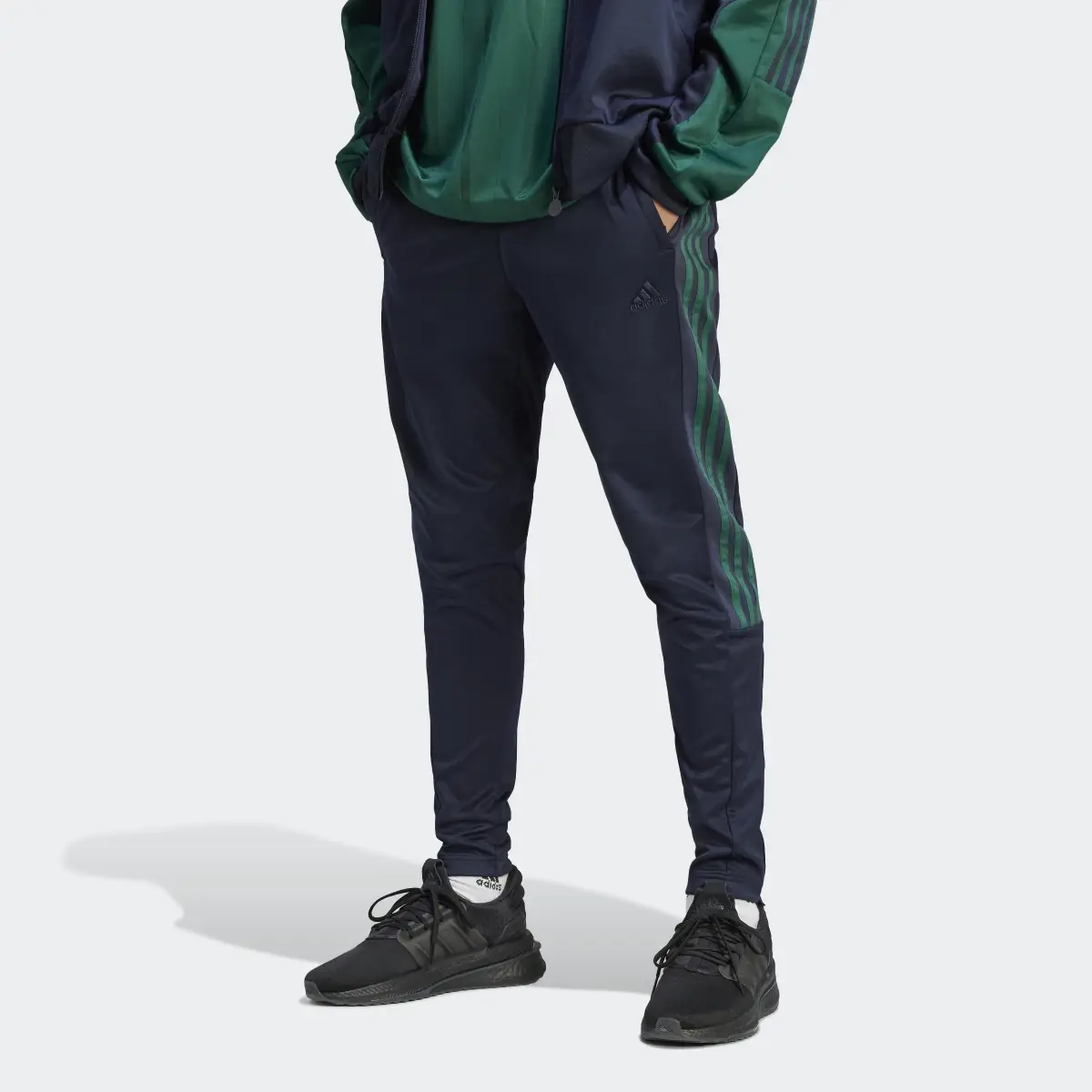 Adidas Pantaloni Tiro. 1