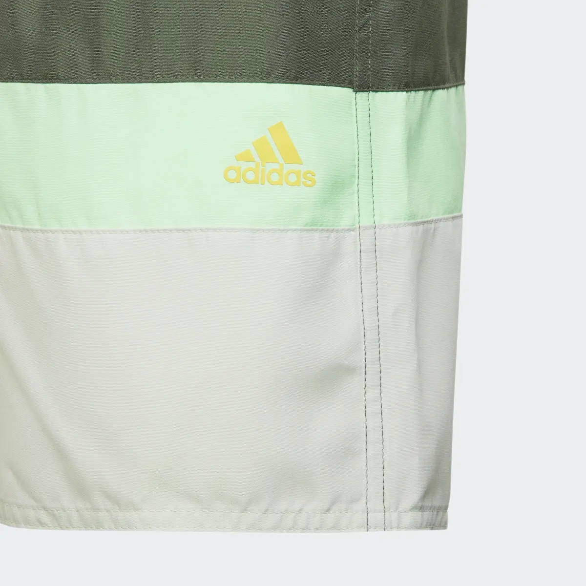 Adidas Colorblock Badeshorts. 3